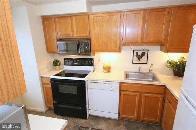 Building Photo - 1656 Whisperhill Dr