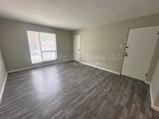 Building Photo - 219 N 48th St