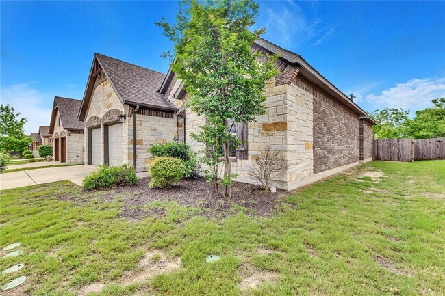 Building Photo - 1805 Grebe Dr
