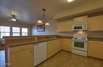 Building Photo - 501 Redd Rd