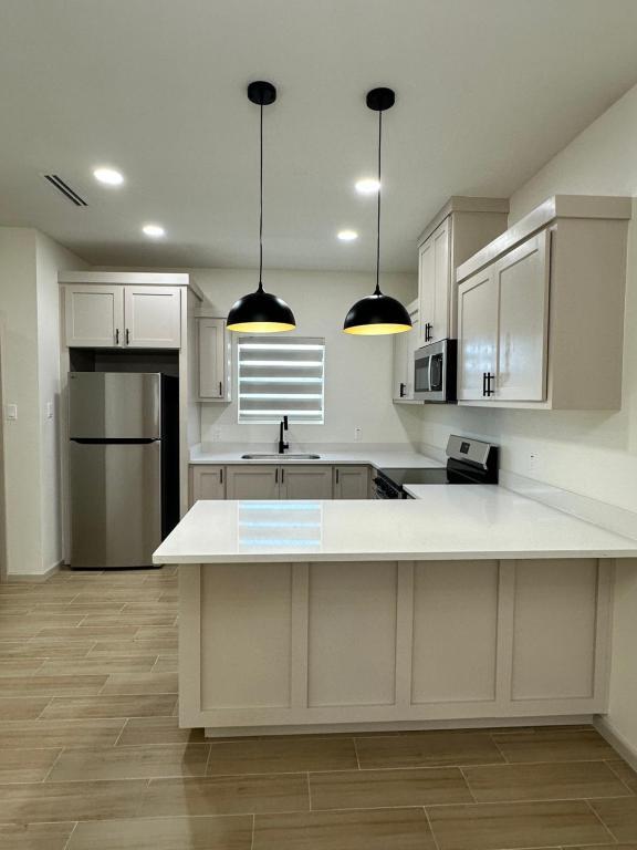 Building Photo - 2100 E San Andrea St