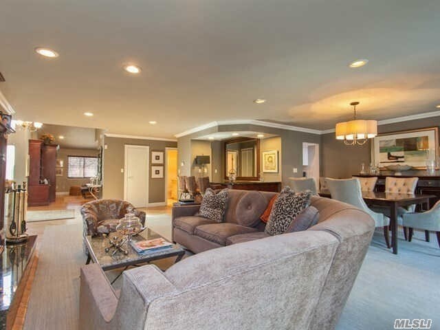 Building Photo - 126 Country Club Dr