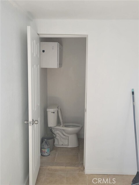 Building Photo - 858 W 33rd Way