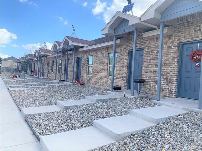 Foto del edificio - 3300 Moorefield Rd