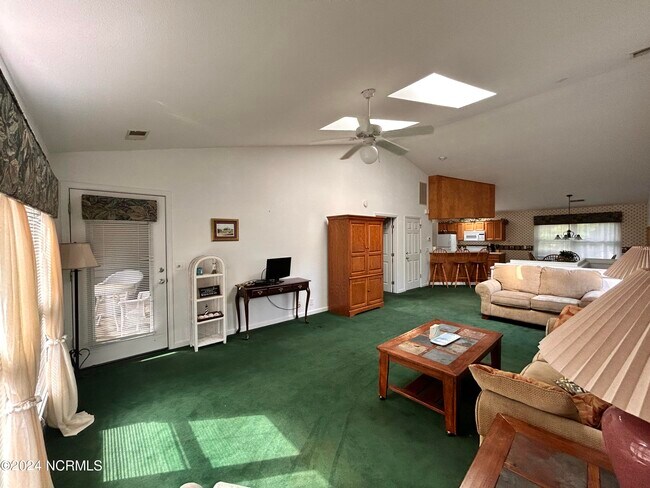 Foto del edificio - 226 Clubhouse Rd
