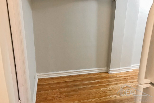 Foto del edificio - 424 E 17th St