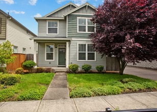 Building Photo - 253 NE Sloane Way