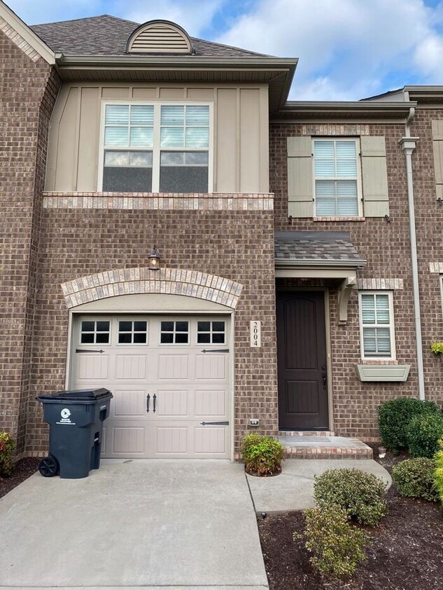 Primary Photo - 3/2.5 Townhome in TollGate Village!