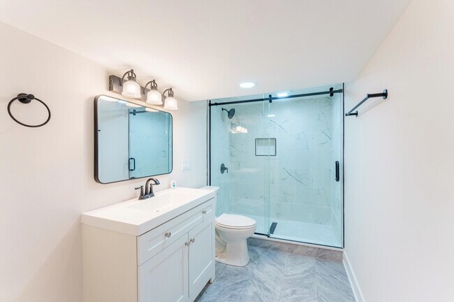 Foto del edificio - 6210 W 64th St