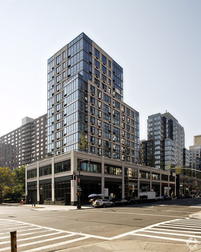 Building Photo - 805 Columbus Avenue