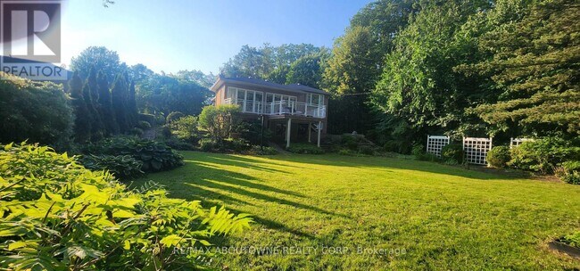 Photo du bâtiment - 1306 Hixon St