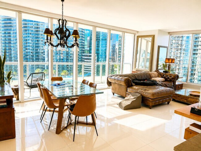 Foto del edificio - 465 Brickell Ave
