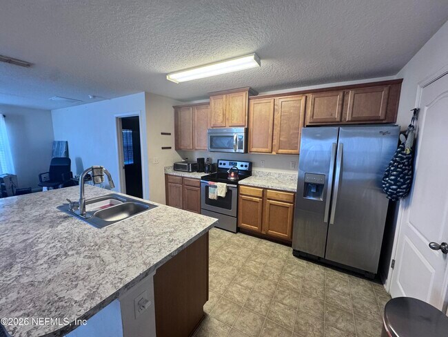 Foto del edificio - 15373 Bareback Dr