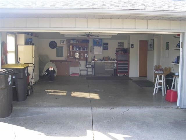 Building Photo - 3812 Aboite Lake Dr