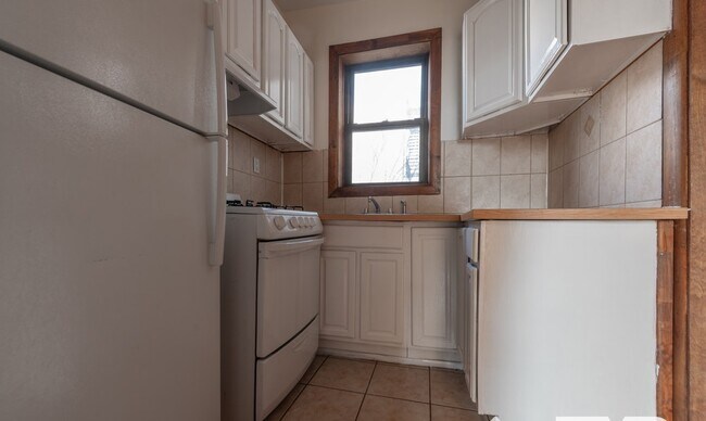 Building Photo - 203 17th St