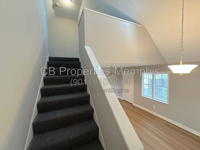 Building Photo - 1745 Edward Ave
