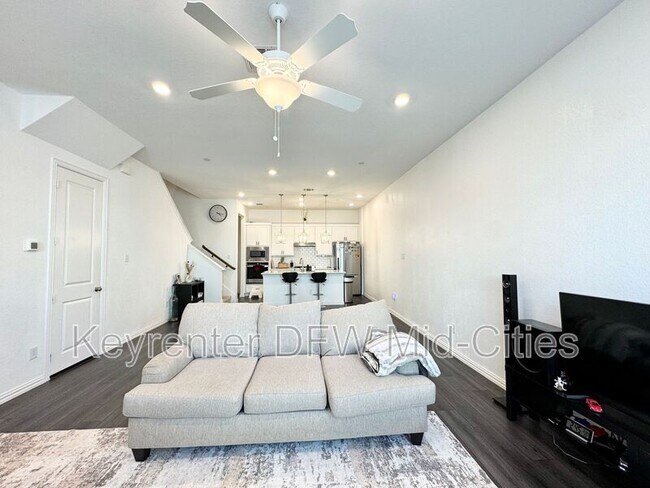 Foto del edificio - 9927 Tolbert St