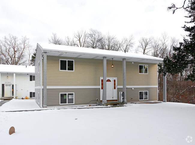 Building Photo - Portage Lake Duplexes