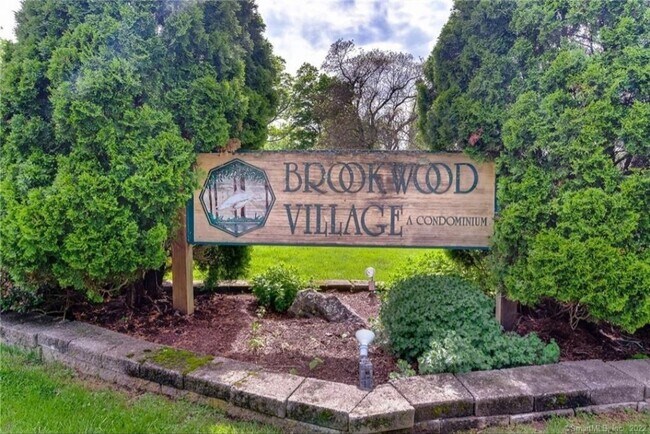 Foto del edificio - 53 Brookwood Dr