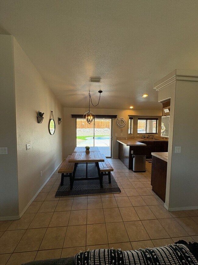 Building Photo - RV Pool Home!