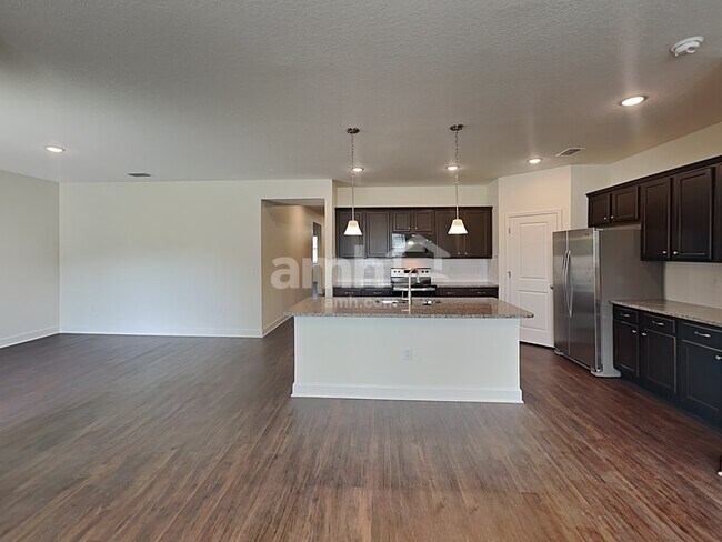 Foto del edificio - 1070 Tan Tara Trl