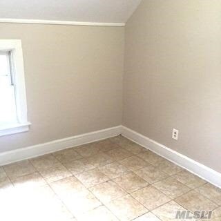 Building Photo - 17 Pearsall Ave