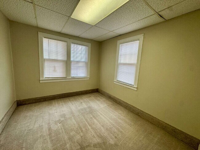 Foto del edificio - 725 Joliet St