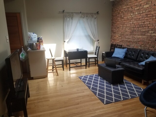 Foto del edificio - 2945 N Sheffield Ave