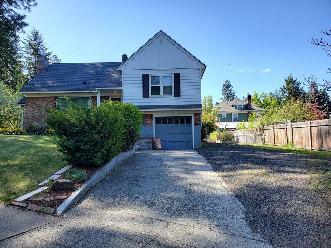 Foto principal - Spacious South Hill Home