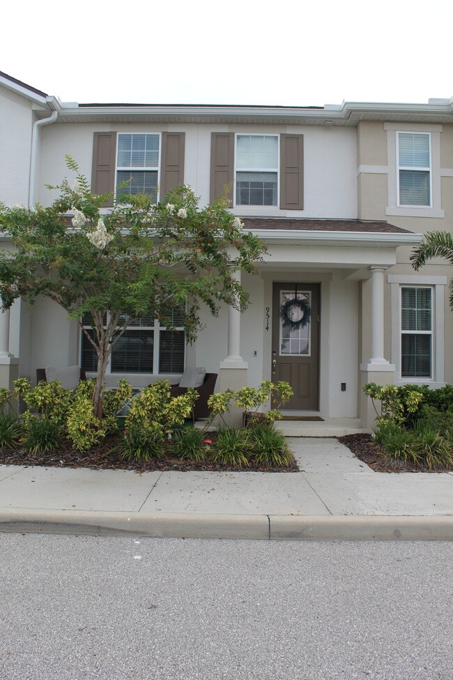 Building Photo - 9514 Poplar Ridge Ave