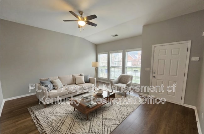 Building Photo - 688 Estrella Dr