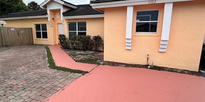 Foto principal - 5582 NW 184th Terrace