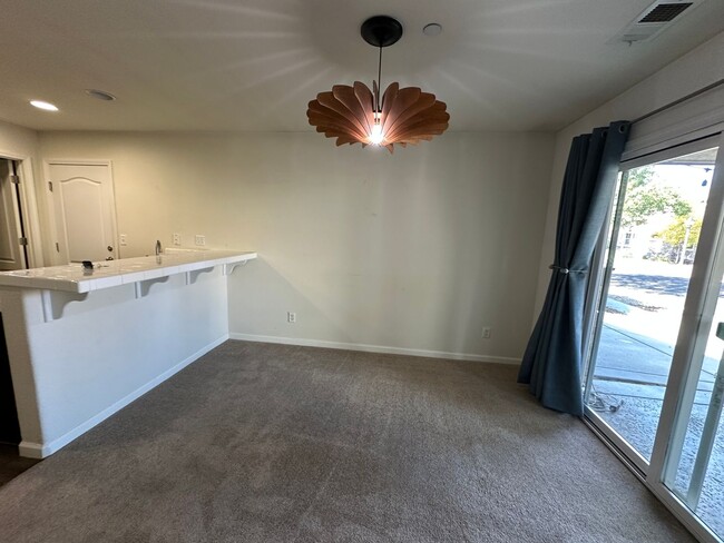 Building Photo - 2552 Allen Cir