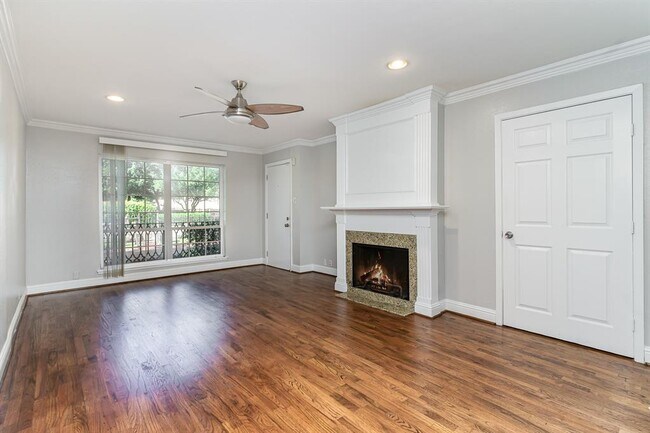 Building Photo - 5222 Fleetwood Oaks Ave