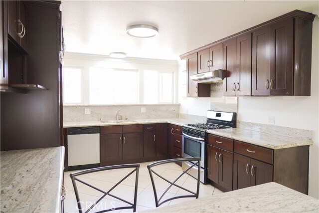 Foto del edificio - 10572 Desser Ln