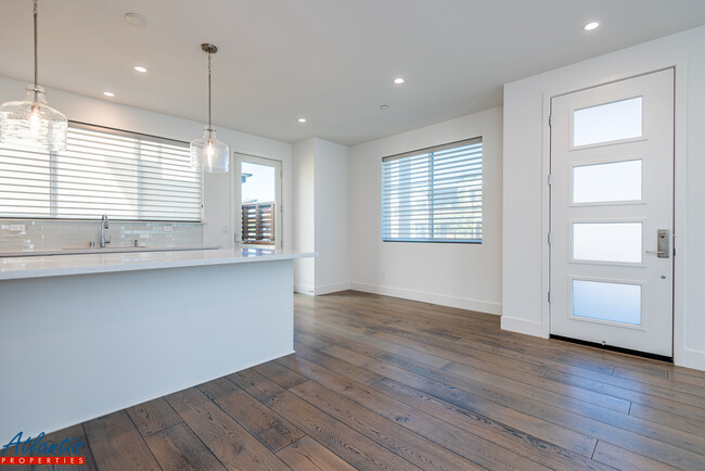 Foto del edificio - 15123 Shore Dr