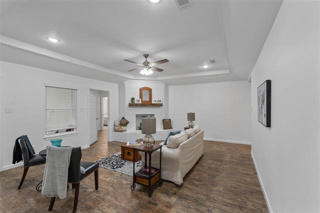 Foto del edificio - 904 Meadowlark Ln