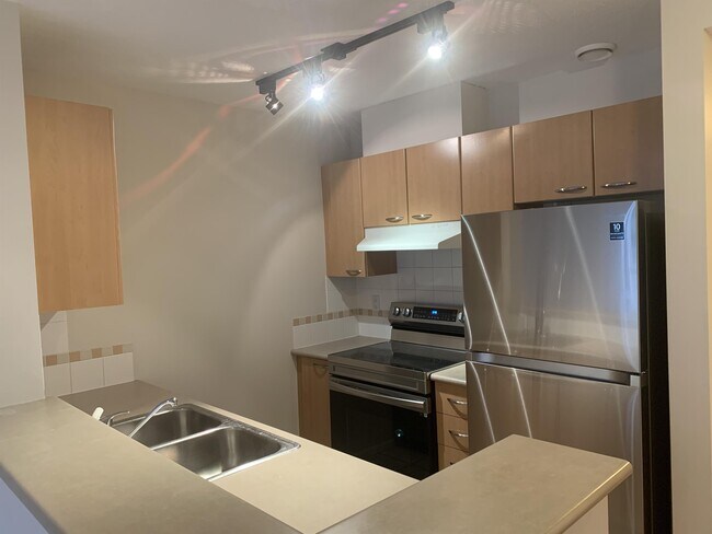 Photo du bâtiment - 1420 W Georgia St