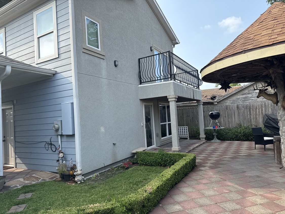 Primary Photo - 6723 Avenue R