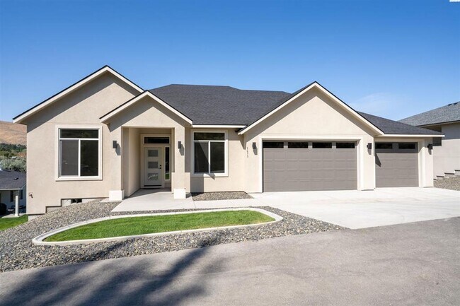 Foto del edificio - Stunning New Construction Five Bedroom Three Bath in South Richland!