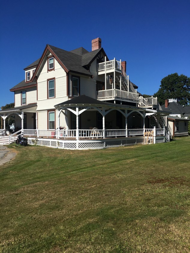 Front of House - 330 Church St