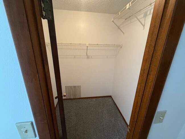 Foto del edificio - NICE TWO BEDROOM TWO BATH HOME IN GREAT NEIGHBORHOOD !!!!