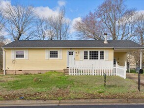 Building Photo - 108 Tazewell Rd