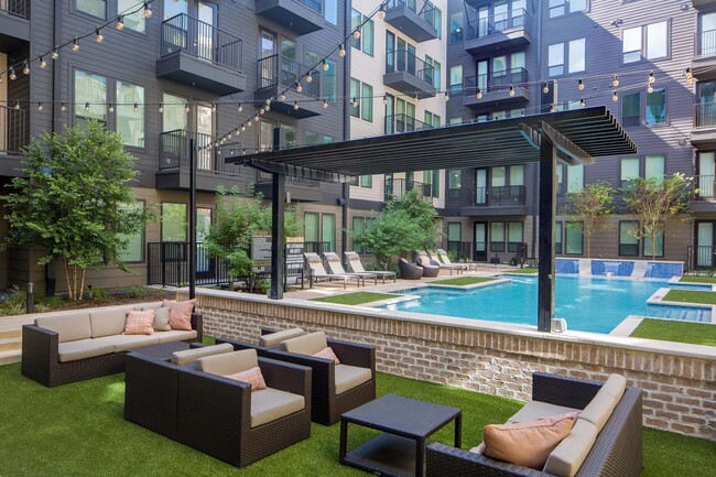 Building Photo - Amelia Farmers Market