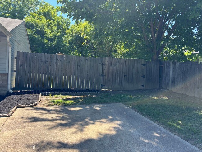 Building Photo - 5015 French Bend Ln