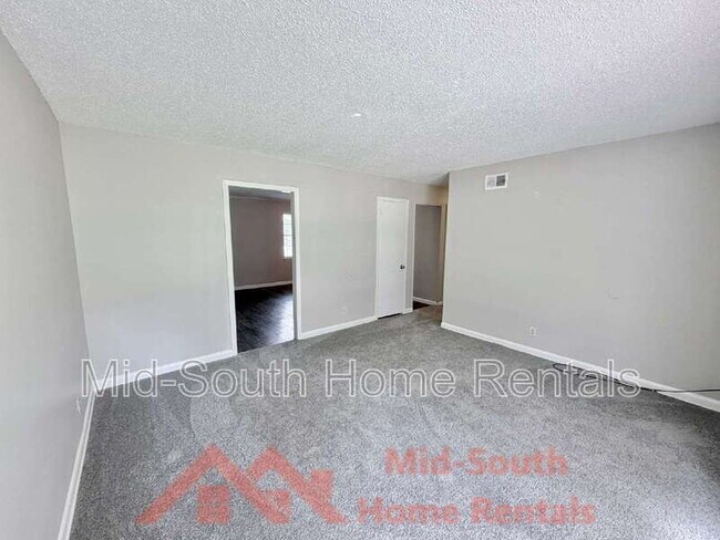 Building Photo - 3191 Parham St