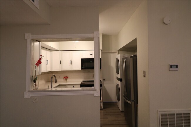 Foto del edificio - 10811 Richmond Ave.