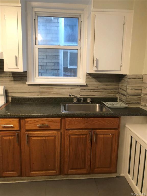 Primary Photo - 121 Linden St