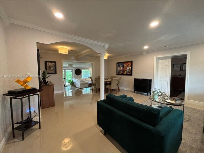 Foto del edificio - 5760 SW 9th St