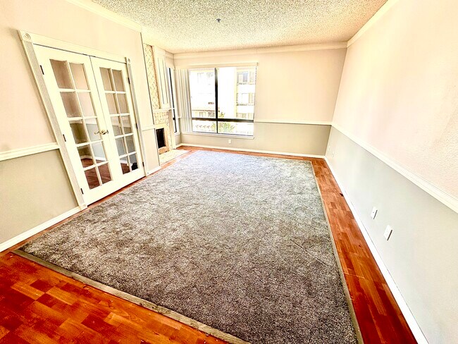 Building Photo - 5845 Friars Rd